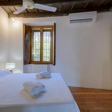 Navigli, Caratteristico Milanese Apartamento Milán